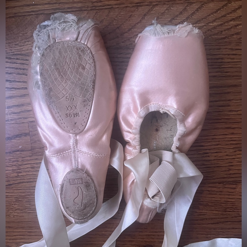 Dead Pointe Shoes